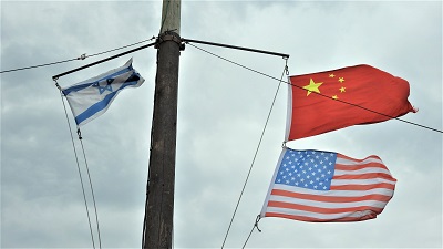游船上的中国美国以色列国旗.JPG