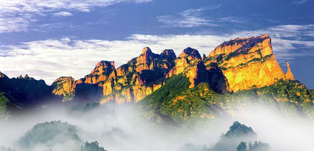 北武当山全貌.jpg