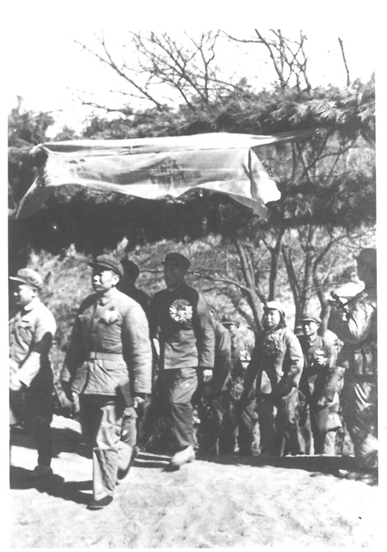 志愿军丘美华于1954年3月29日在朝鲜安州郡隆兴里志愿军后勤药材总库..jpg