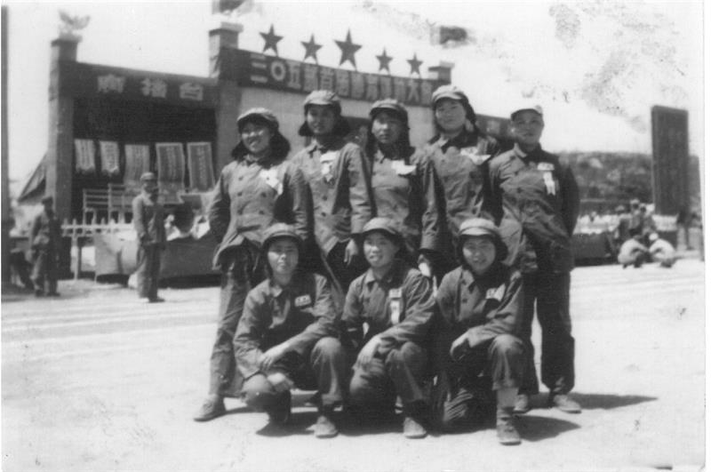 志愿军丘美华于1955年7月在朝鲜安州郡隆兴里.jpg