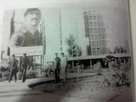 20-1伊拉克巴格达解放广场1983.10..jpg