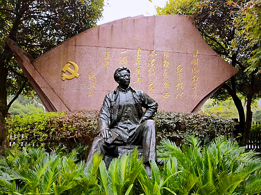 毛主席在井冈山.jpg