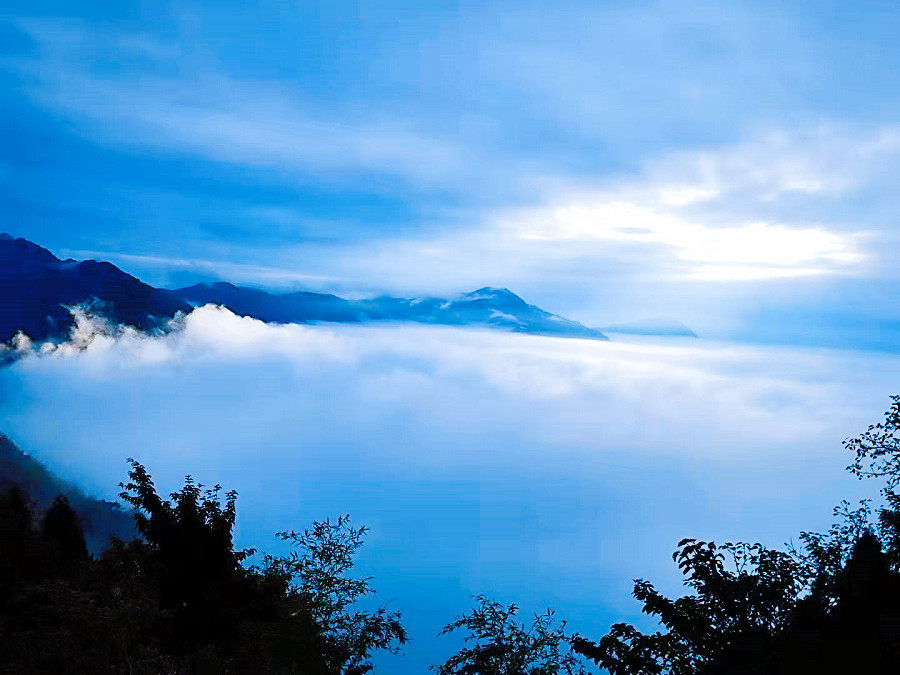 云海飘逸.jpg