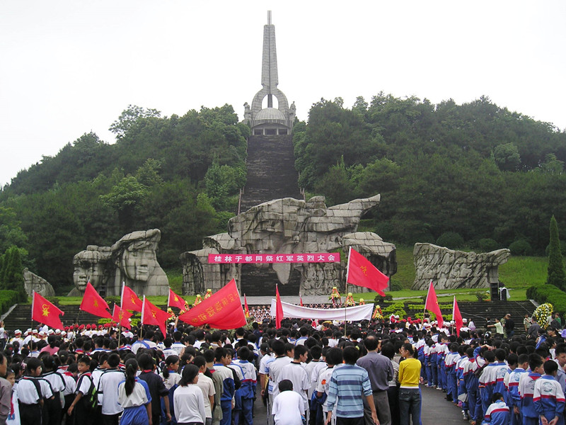 2006年6月1日，“桂林于都共祭红军英烈”活动在“红军长征突破湘江纪念园”举行.jpg