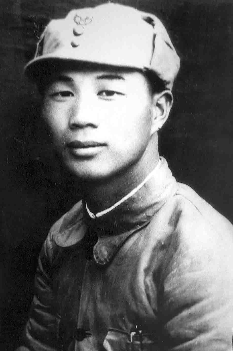 6-4,1937年红军改编为八路军后，杨成武担任115师独立团团长.jpg