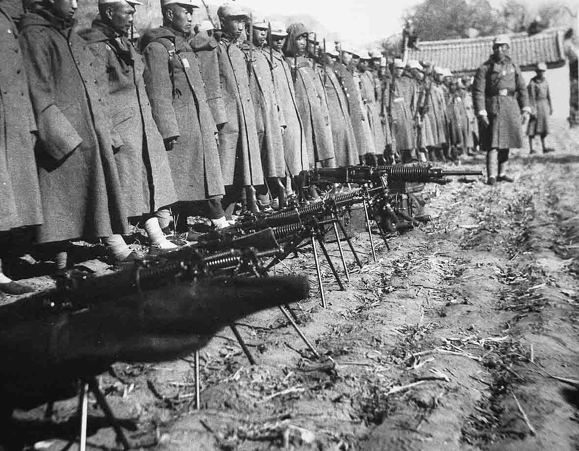 8-1， 一团一营全部装备着日式武器，在八路军中并不多见.jpg