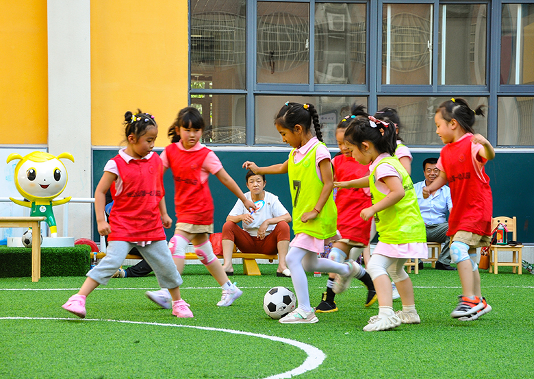 《未来的球星》摄影李文萍13705525255拍摄于张公山第一幼儿园第一届足球赛 (2).jpg